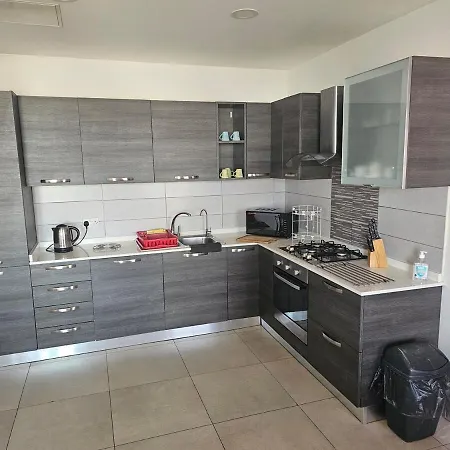 Apartment 3 Bedroom Flat At Mosta