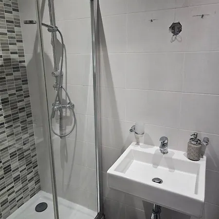 3 Bedroom Flat At Mosta شقة *