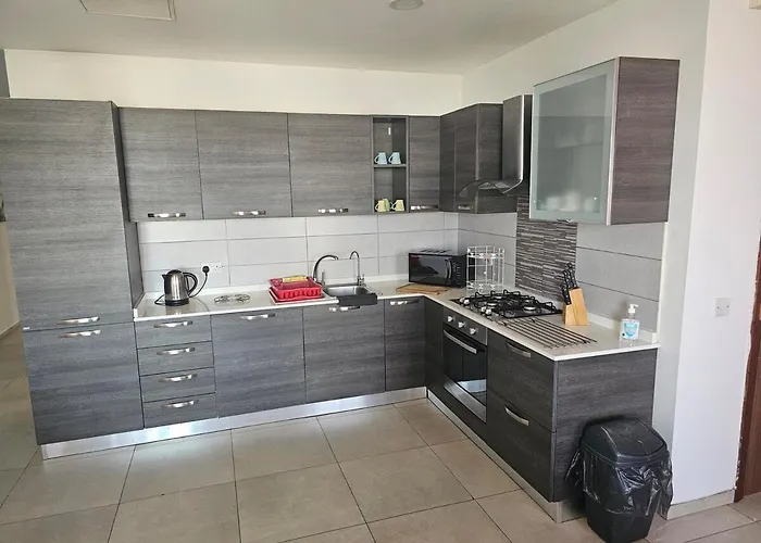 Апартаменты 3 Bedroom Flat At Mosta
